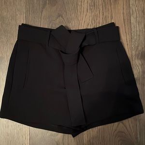 Aritzia Wilfred trouser shorts with belt